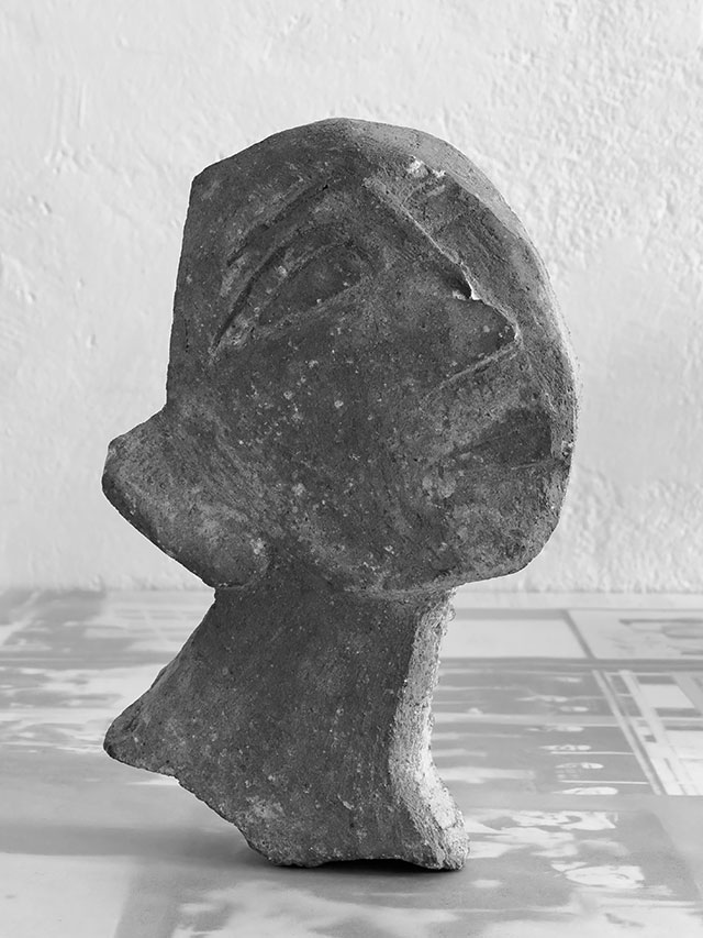 Fragment from the wall mosaic Vom Ich zum Wir (1960) by Doris Kahane.