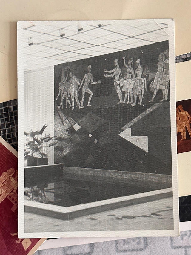 Wall mosaic by Doris Kahane  in Delhi, 1960.